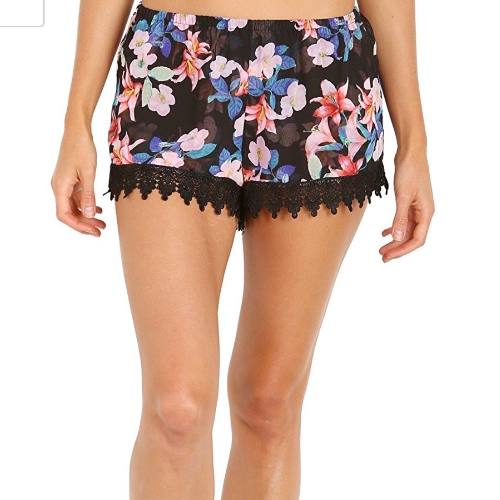 SHOW ME YOUR MUMU BRI LACEY SHORTS - Picture 2 of 4